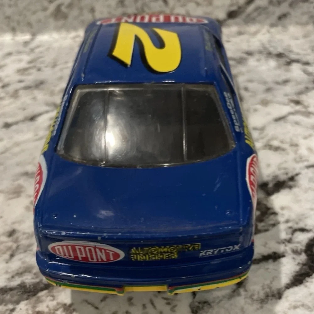 1992 Racing Champions | Ricky‎ Craven #2 Dupont 1:24 Blue Car Chevy NASCAR